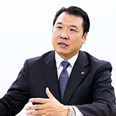 平野真奈美 氏